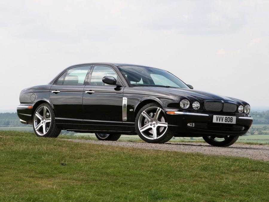  Jaguar XJR Portfolio 2006 года  (UK) (фото 17 из 23)